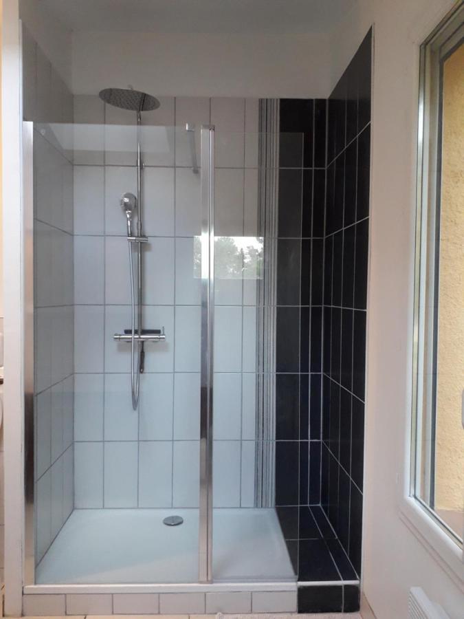 Les Restanques - Chambre D'Hotes Cuges-les-Pins Exterior photo