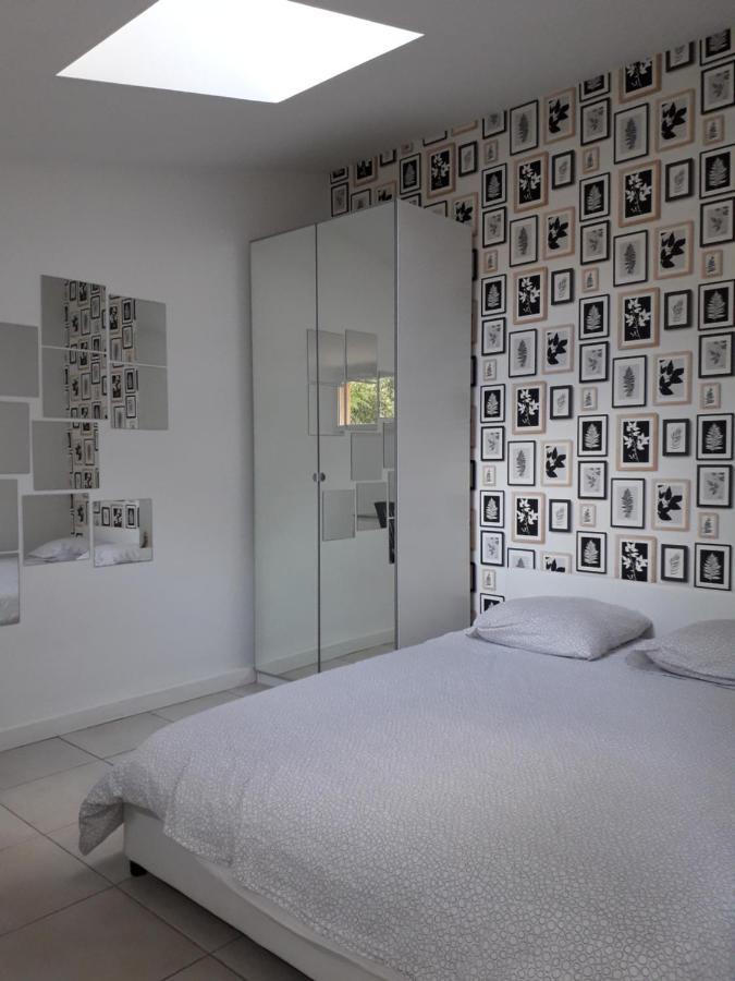 Les Restanques - Chambre D'Hotes Cuges-les-Pins Exterior photo