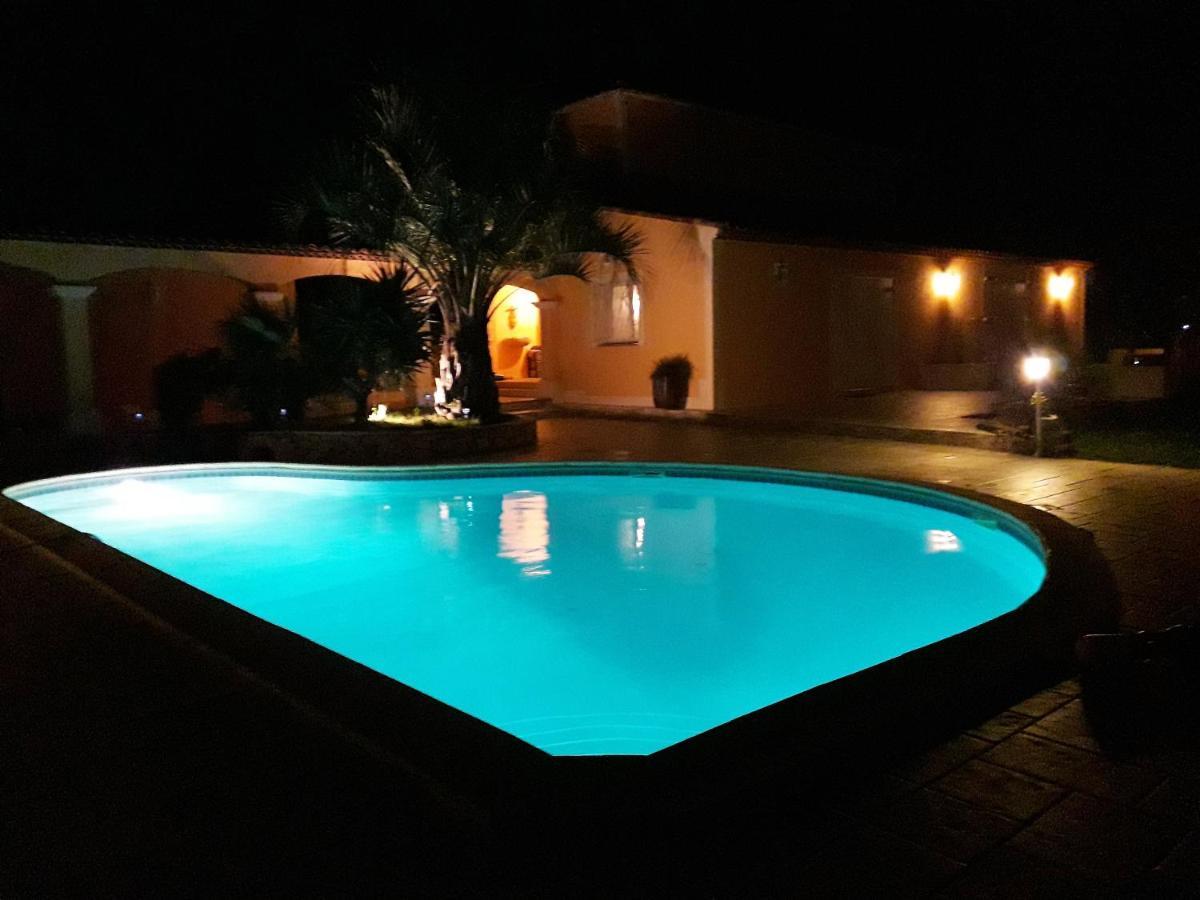 Les Restanques - Chambre D'Hotes Cuges-les-Pins Exterior photo